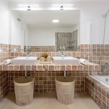 Genteel Flamingos Golf