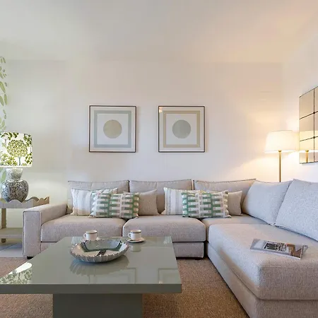 Genteel Flamingos Golf * エステポナ