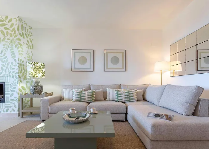 Genteel Flamingos Golf * エステポナ