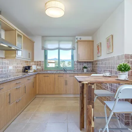 Genteel Flamingos Golf Apartment *