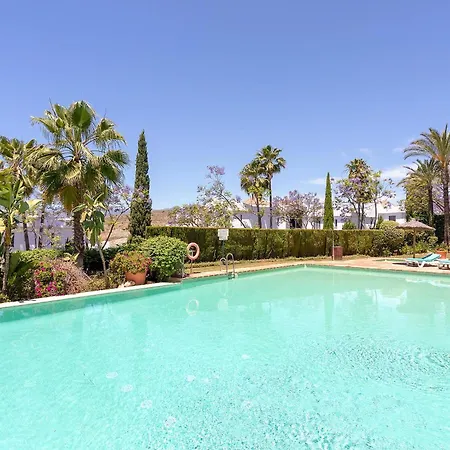 Genteel Flamingos Golf *