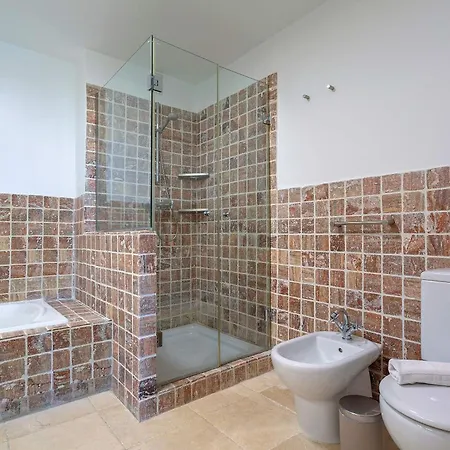 Genteel Flamingos Golf * 埃斯特波纳