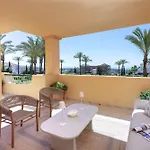 Genteel Flamingos Golf Apartment *